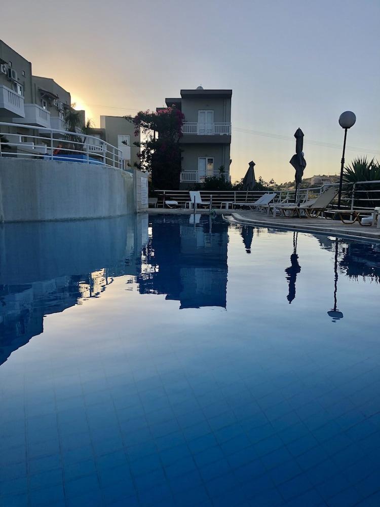 Pelagia Bay Hotel Агия-Пелагия  Экстерьер фото